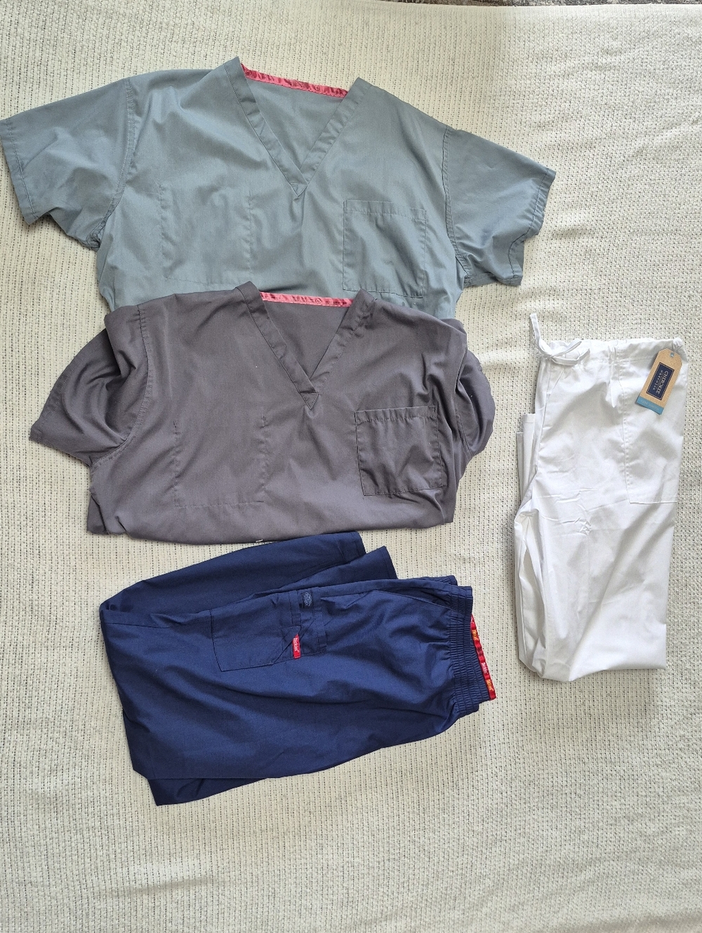 READ Mini Nursing Scrubs Bundle 2 Tops 3 Bottoms